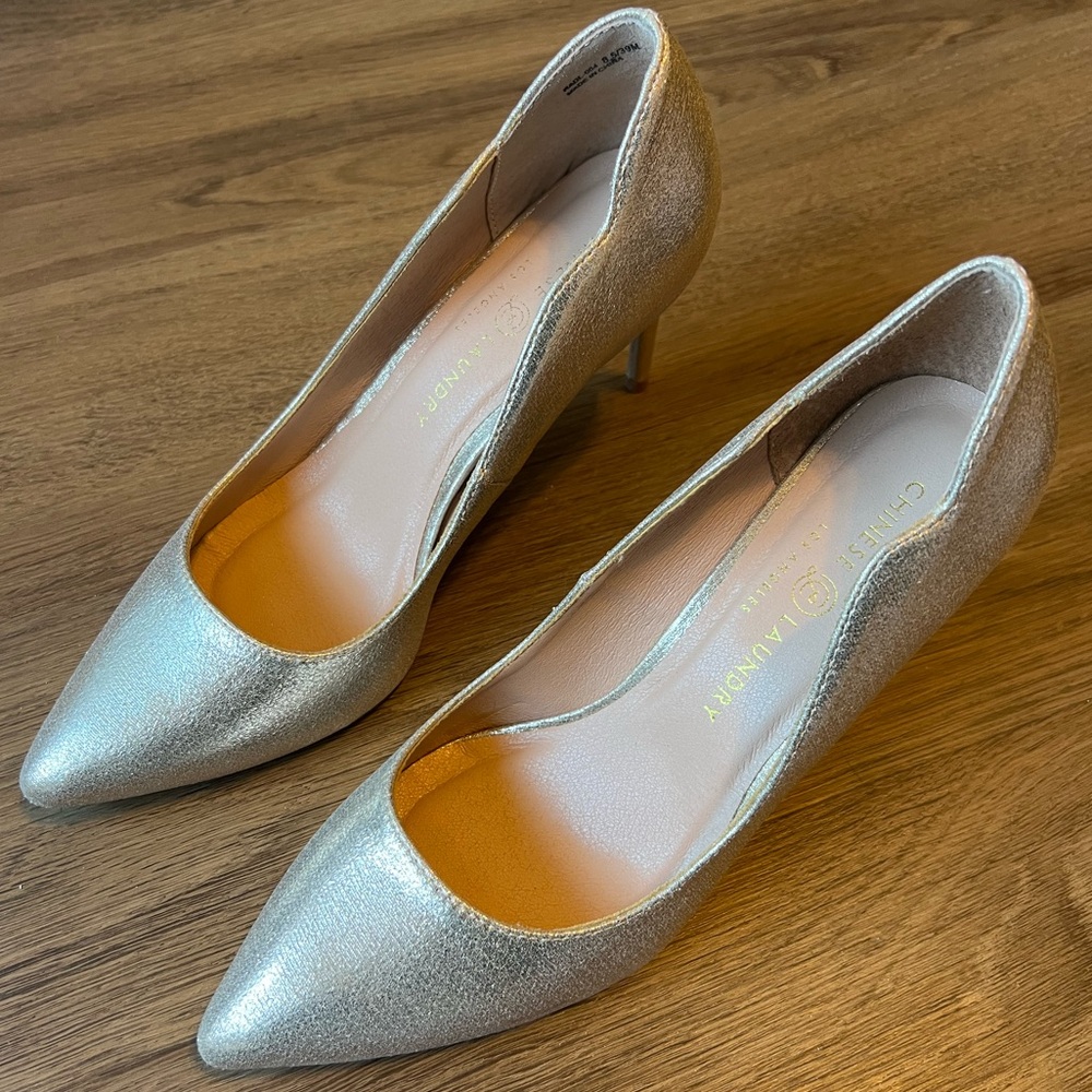 Chinese Laundry Rya Pointed Toe Pump in Gold